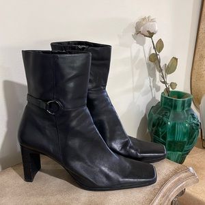 WOMENS BANDOLINO VINTAGE Y2K BLACK LEATHER BEDELL ANKLE BOOTS WITH SIDE ZIPPER